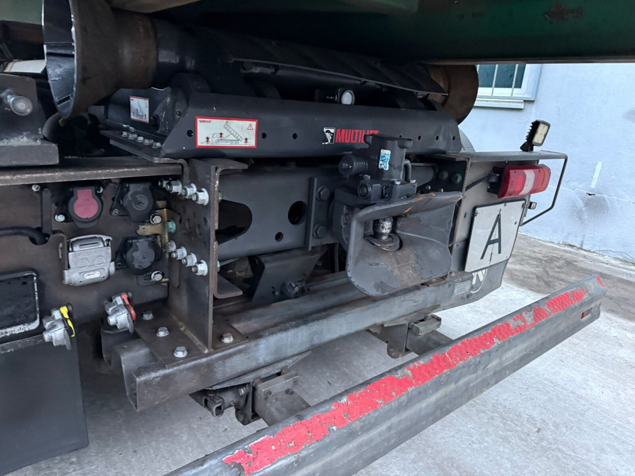 Mercedes-Benz Arocs 3240 L 8x4 ENA Arocs 3240 L 8x4 ENA, Lenk-/Liftachse, Navi, Hiab Abrollkipper - Caminhão polibenne: foto 5 Mercedes-Benz Arocs 3240 L 8x4 ENA Arocs 3240 L 8x4 ENA, Lenk-/Liftachse, Navi, Hiab Abrollkipper - Caminhão polibenne: foto 5