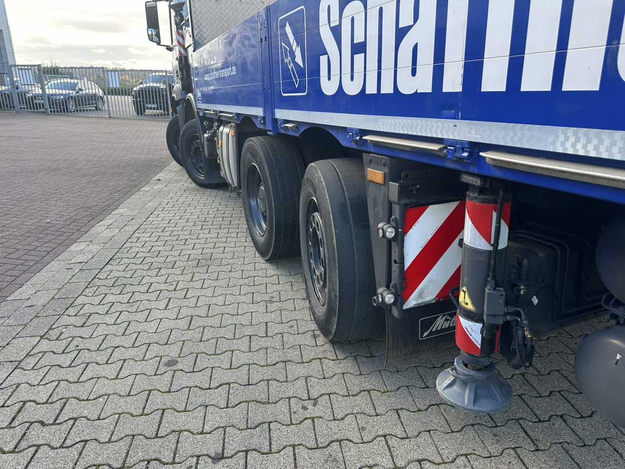 Mercedes-Benz Arocs 3245 L 8x2/6 Arocs 3245 L 8x2/6, Kran Fassi F 545 RA 2.26 XE, Jib, Funk, 29,7 m - 400 kg - Caminhão grua, Camião de caixa aberta/ Plataforma: foto 3 Mercedes-Benz Arocs 3245 L 8x2/6 Arocs 3245 L 8x2/6, Kran Fassi F 545 RA 2.26 XE, Jib, Funk, 29,7 m - 400 kg - Caminhão grua, Camião de caixa aberta/ Plataforma: foto 3