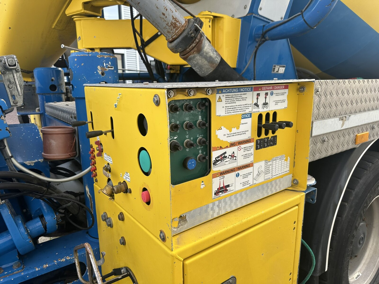 Mercedes-Benz Arocs 3246 B 8x4 Stetter Mischer 7m³, Pumpe 25m Arocs 3246 B 8x4 Stetter Mischer 7m³, Pumpe 25m - Caminhão betoneira: foto 3 Mercedes-Benz Arocs 3246 B 8x4 Stetter Mischer 7m³, Pumpe 25m Arocs 3246 B 8x4 Stetter Mischer 7m³, Pumpe 25m - Caminhão betoneira: foto 3