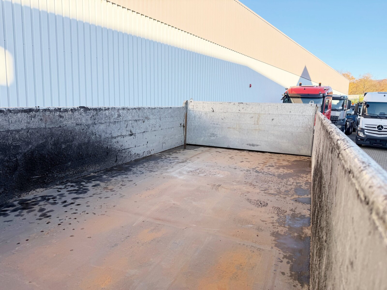 Mercedes-Benz Arocs 3351 AK 6x6 Arocs 3351 AK 6x6, Retarder, Grounder, Motorabtrieb, pneum. Heckklappenöffnung - Caminhão basculante: foto 3 Mercedes-Benz Arocs 3351 AK 6x6 Arocs 3351 AK 6x6, Retarder, Grounder, Motorabtrieb, pneum. Heckklappenöffnung - Caminhão basculante: foto 3