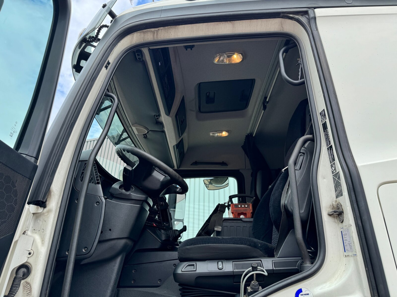 Mercedes-Benz Arocs 3351 AK 6x6 Arocs 3351 AK 6x6, Retarder, Navi, Grounder, Kran Atlas AK 190.2E, Funk - Caminhão polibenne, Caminhão grua: foto 5 Mercedes-Benz Arocs 3351 AK 6x6 Arocs 3351 AK 6x6, Retarder, Navi, Grounder, Kran Atlas AK 190.2E, Funk - Caminhão polibenne, Caminhão grua: foto 5