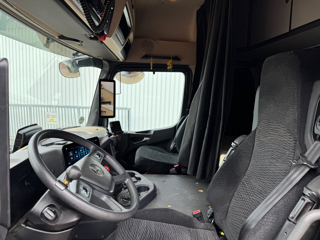 Mercedes-Benz Arocs 3351 LS 6x6 Arocs 3351 LS 6x6, Grounder, MirrorCam, Navi - Caminhão chassi: foto 5 Mercedes-Benz Arocs 3351 LS 6x6 Arocs 3351 LS 6x6, Grounder, MirrorCam, Navi - Caminhão chassi: foto 5