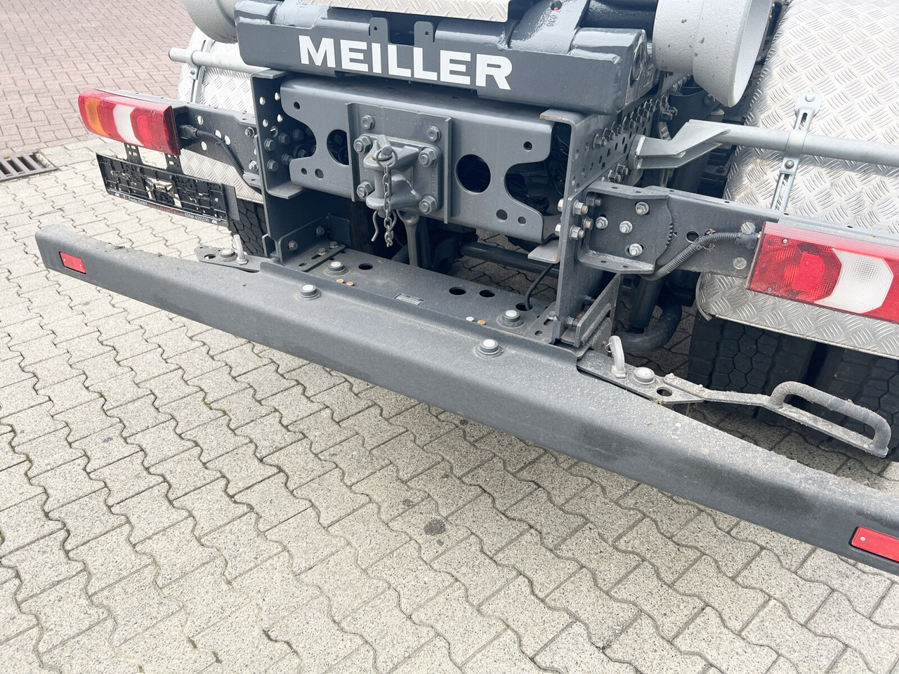 Mercedes-Benz Arocs 4142/48 8x4/4 Arocs 4142/48  8x4/4, Grounder, Meiller RS26 62-K, Funk - Caminhão polibenne: foto 3 Mercedes-Benz Arocs 4142/48 8x4/4 Arocs 4142/48  8x4/4, Grounder, Meiller RS26 62-K, Funk - Caminhão polibenne: foto 3