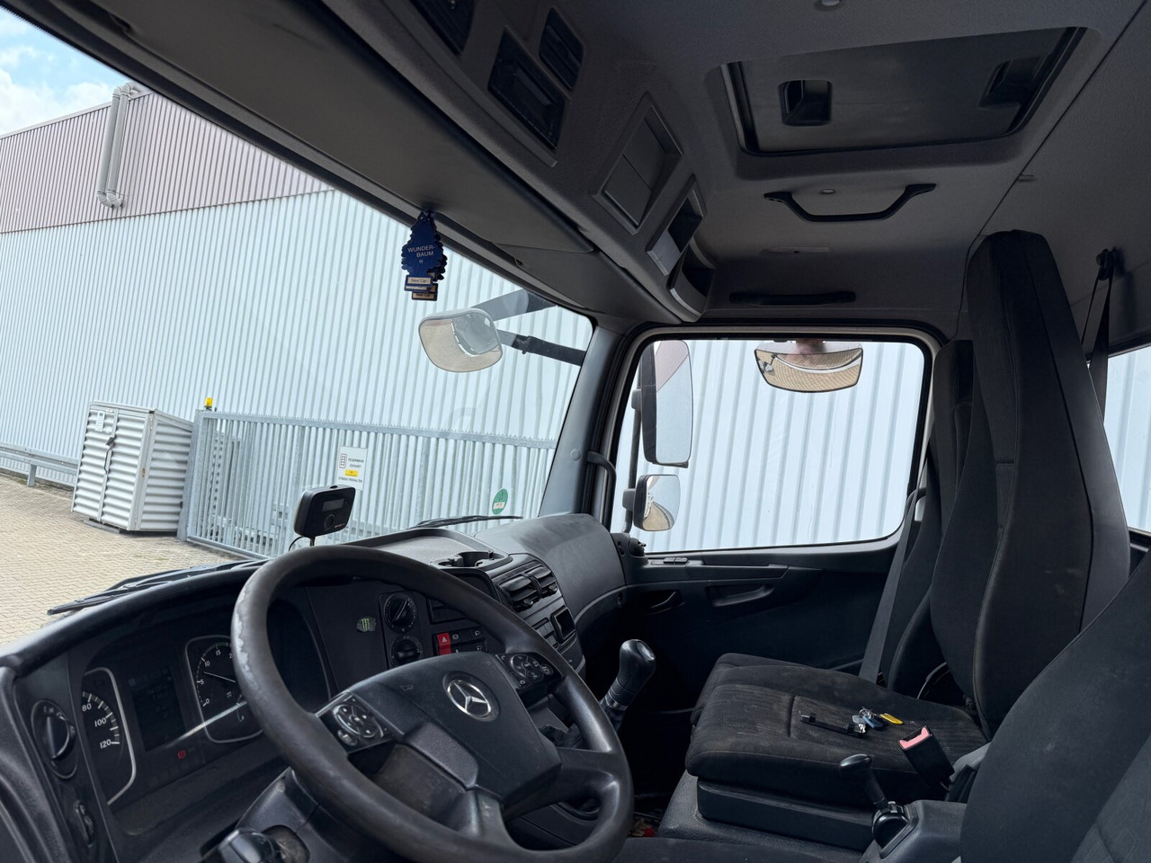 Mercedes-Benz Atego 1223 K 4x2 Atego 1223 K 4x2, 2x AHK - Caminhão basculante: foto 3 Mercedes-Benz Atego 1223 K 4x2 Atego 1223 K 4x2, 2x AHK - Caminhão basculante: foto 3