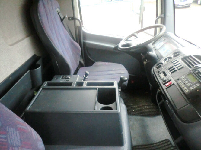Mercedes-Benz Atego 815 4x2 - Caminhão frigorífico: foto 2 Mercedes-Benz Atego 815 4x2 - Caminhão frigorífico: foto 2
