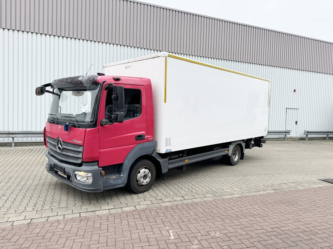 Mercedes-Benz Atego 816 4x2 Atego 816 4x2 mit LBW BÄR - Caminhão furgão: foto 1 Mercedes-Benz Atego 816 4x2 Atego 816 4x2 mit LBW BÄR - Caminhão furgão: foto 1