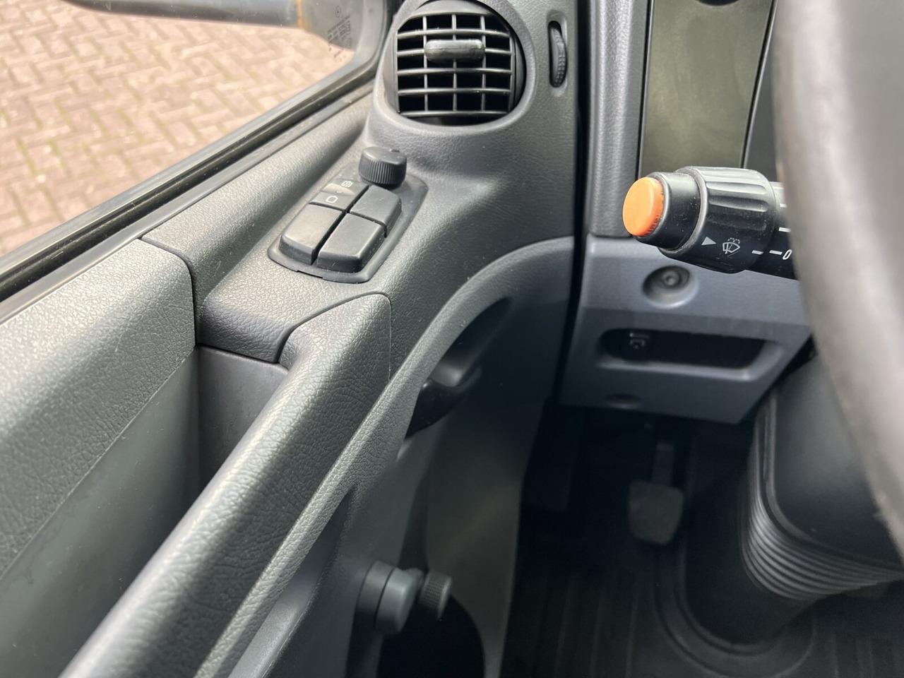 Mercedes-Benz Atego 816 L 4x2 Atego 816 L 4x2 mit LBW, 4x Vorhanden! - Caminhão furgão: foto 5 Mercedes-Benz Atego 816 L 4x2 Atego 816 L 4x2 mit LBW, 4x Vorhanden! - Caminhão furgão: foto 5