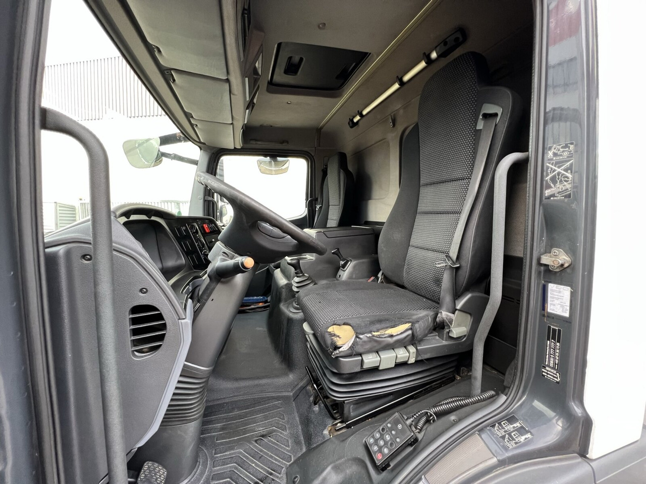 Mercedes-Benz Atego 816 L 4x2 Atego 816 L 4x2 mit LBW, 4x Vorhanden! - Caminhão furgão: foto 4 Mercedes-Benz Atego 816 L 4x2 Atego 816 L 4x2 mit LBW, 4x Vorhanden! - Caminhão furgão: foto 4
