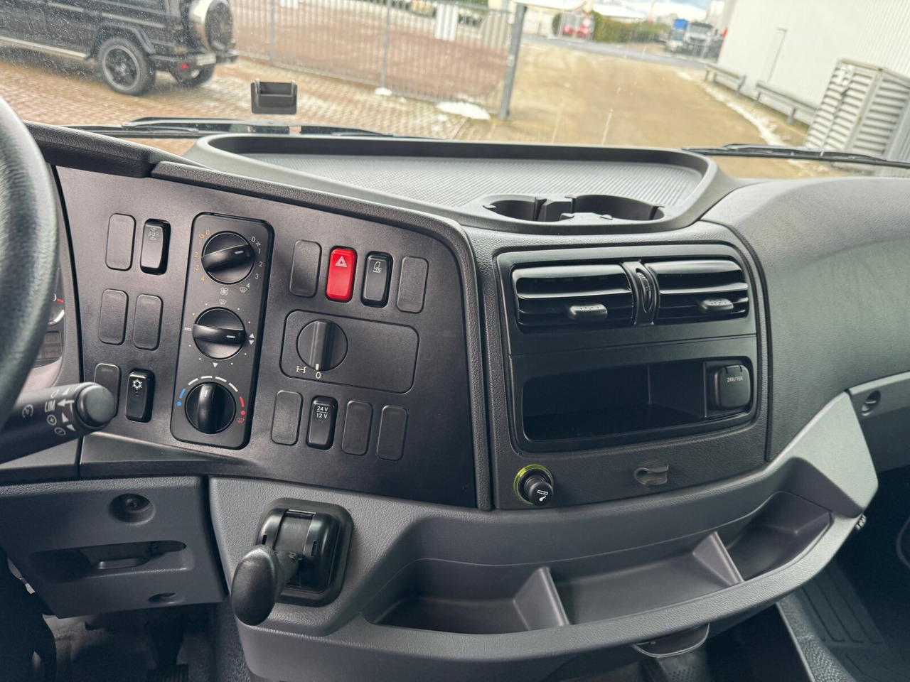 Caminhão furgão Mercedes-Benz Axor 1833 L 4x2 Axor 1833 L 4x2, Getränkekoffer: foto 5