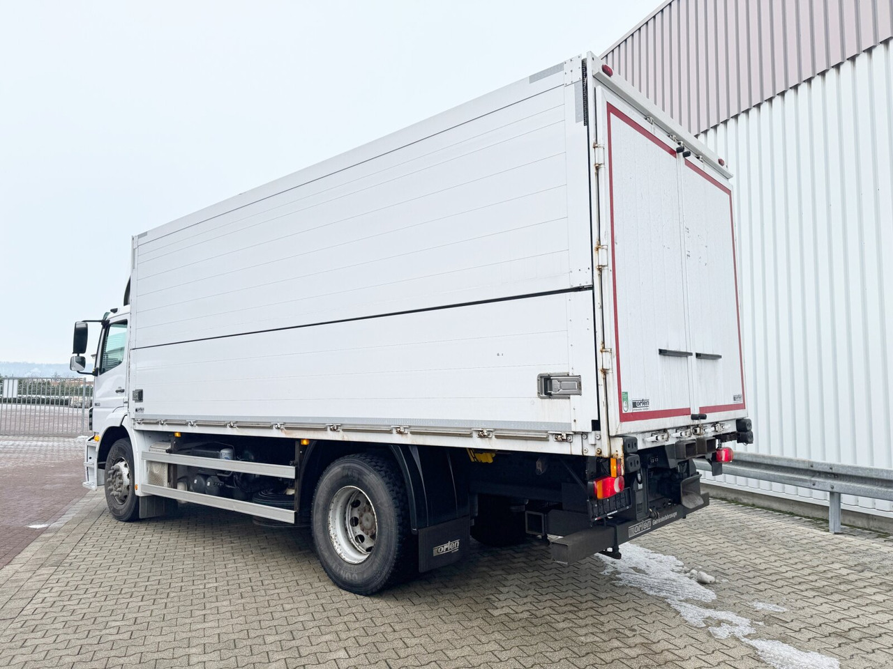 Caminhão furgão Mercedes-Benz Axor 1833 L 4x2 Axor 1833 L 4x2, Getränkekoffer: foto 10