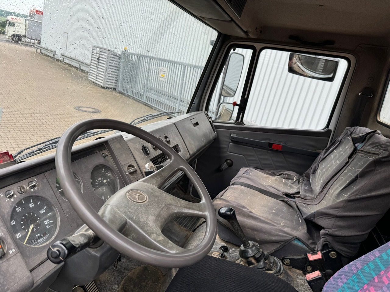 Mercedes-Benz LK 814 4x2 LK 814 4x2, 6-Zylinder, Kran Tirre Euro 35 - Caminhão grua, Camião de caixa aberta/ Plataforma: foto 4 Mercedes-Benz LK 814 4x2 LK 814 4x2, 6-Zylinder, Kran Tirre Euro 35 - Caminhão grua, Camião de caixa aberta/ Plataforma: foto 4