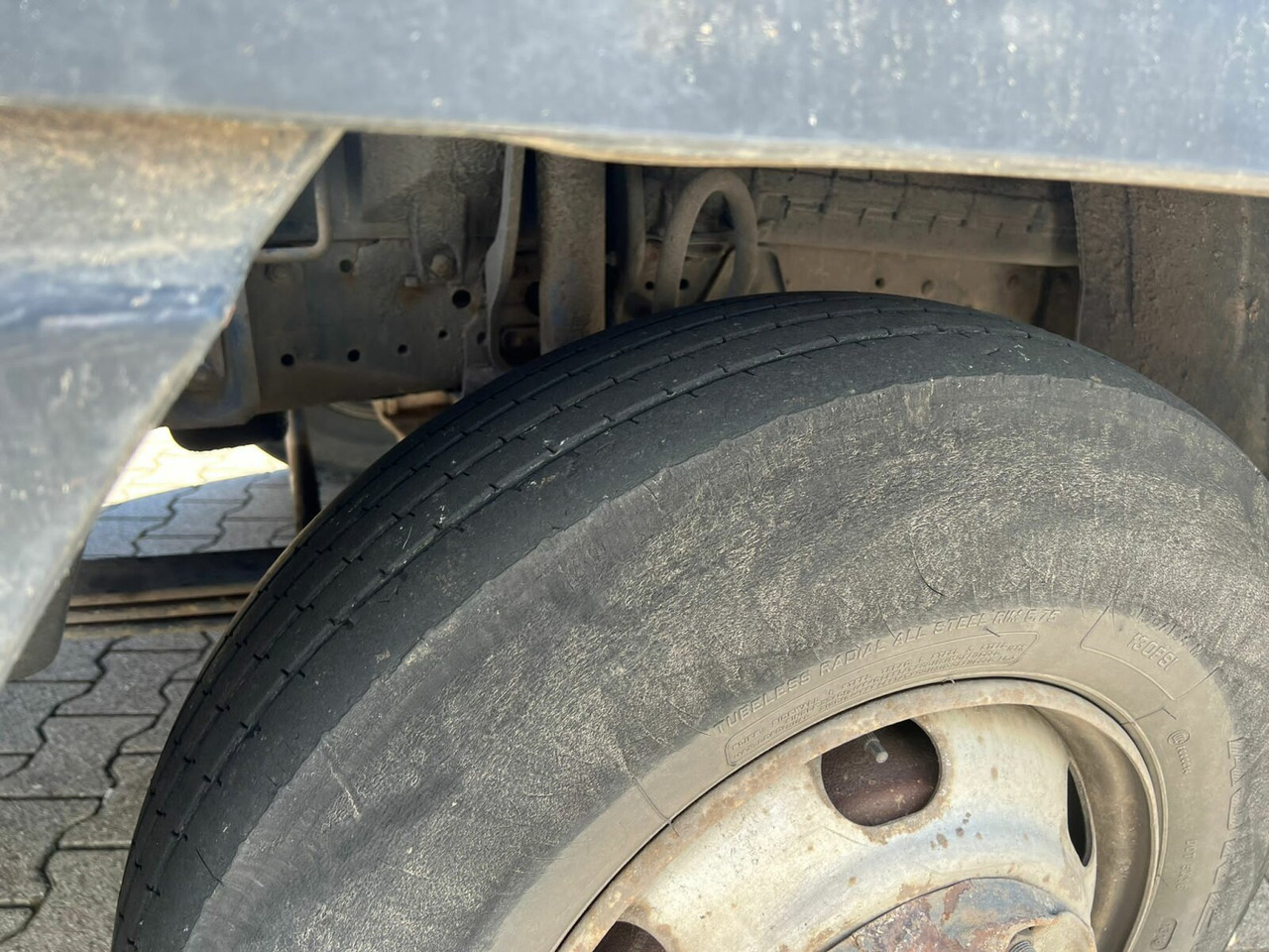 Mercedes-Benz LK 817 4x2 LK 817 4x2/37, City-Abroller, 6-Zylinder Motor - Caminhão polibenne: foto 4 Mercedes-Benz LK 817 4x2 LK 817 4x2/37, City-Abroller, 6-Zylinder Motor - Caminhão polibenne: foto 4