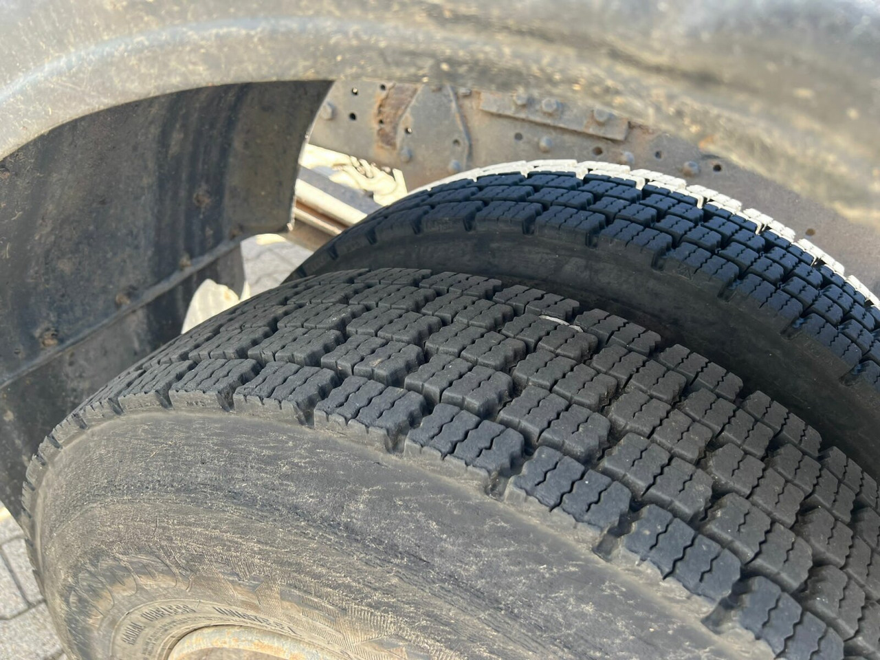 Mercedes-Benz LK 817 4x2 LK 817 4x2/37, City-Abroller, 6-Zylinder Motor - Caminhão polibenne: foto 5 Mercedes-Benz LK 817 4x2 LK 817 4x2/37, City-Abroller, 6-Zylinder Motor - Caminhão polibenne: foto 5