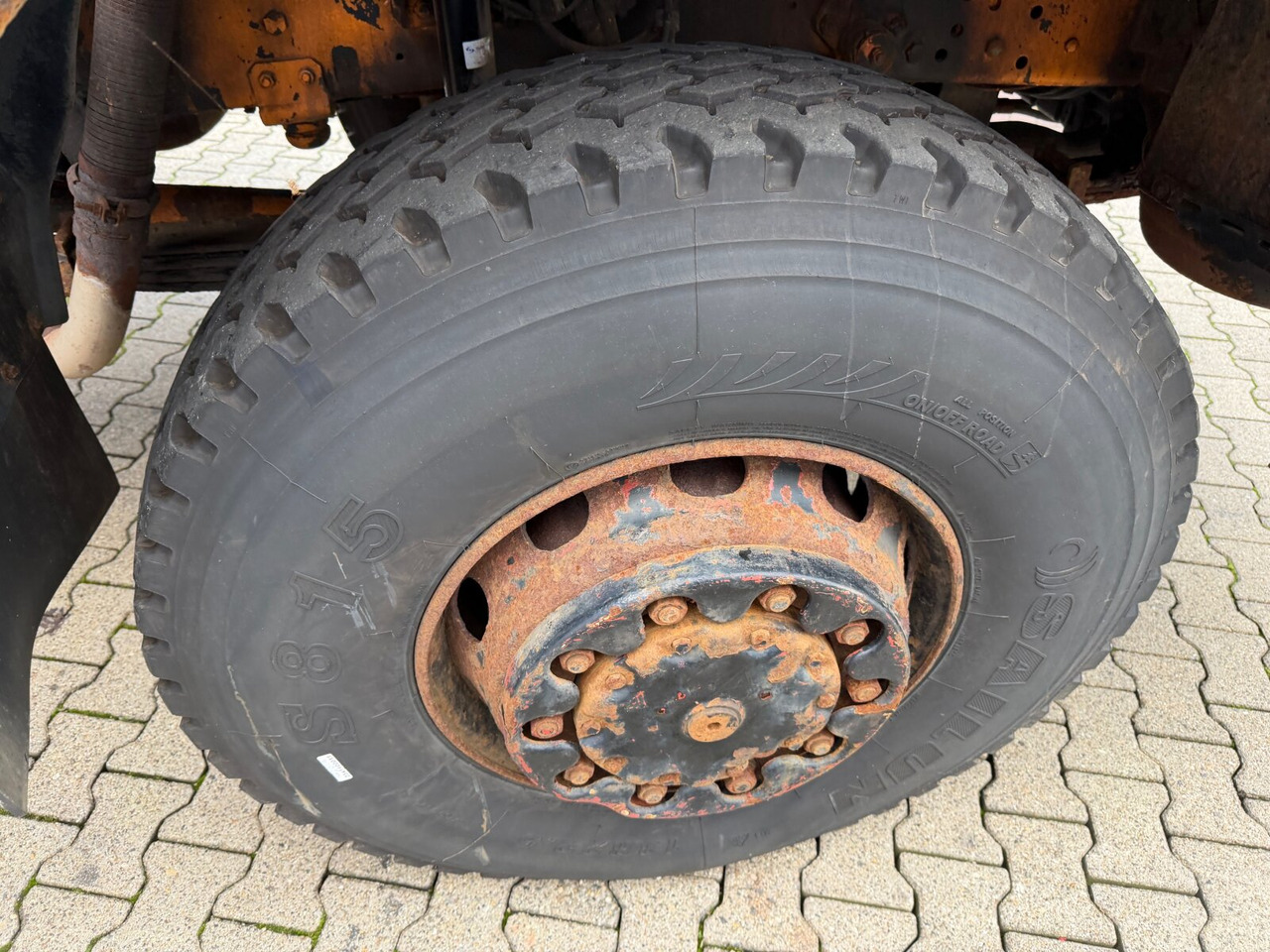 Mercedes-Benz NG 1928 A 4x4 NG 1928 A 4x4, V8-Motor, Winterdienstaustattung - Caminhão chassi: foto 4 Mercedes-Benz NG 1928 A 4x4 NG 1928 A 4x4, V8-Motor, Winterdienstaustattung - Caminhão chassi: foto 4