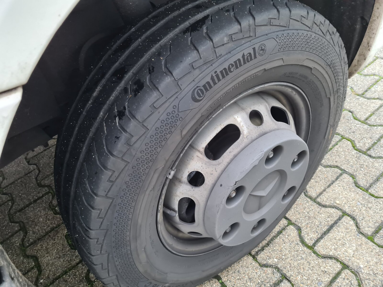 Mercedes-Benz Sprinter 516 CDI 4x2 Sprinter 516 CDI 4x2, Rettungswagen - Furgão: foto 3 Mercedes-Benz Sprinter 516 CDI 4x2 Sprinter 516 CDI 4x2, Rettungswagen - Furgão: foto 3