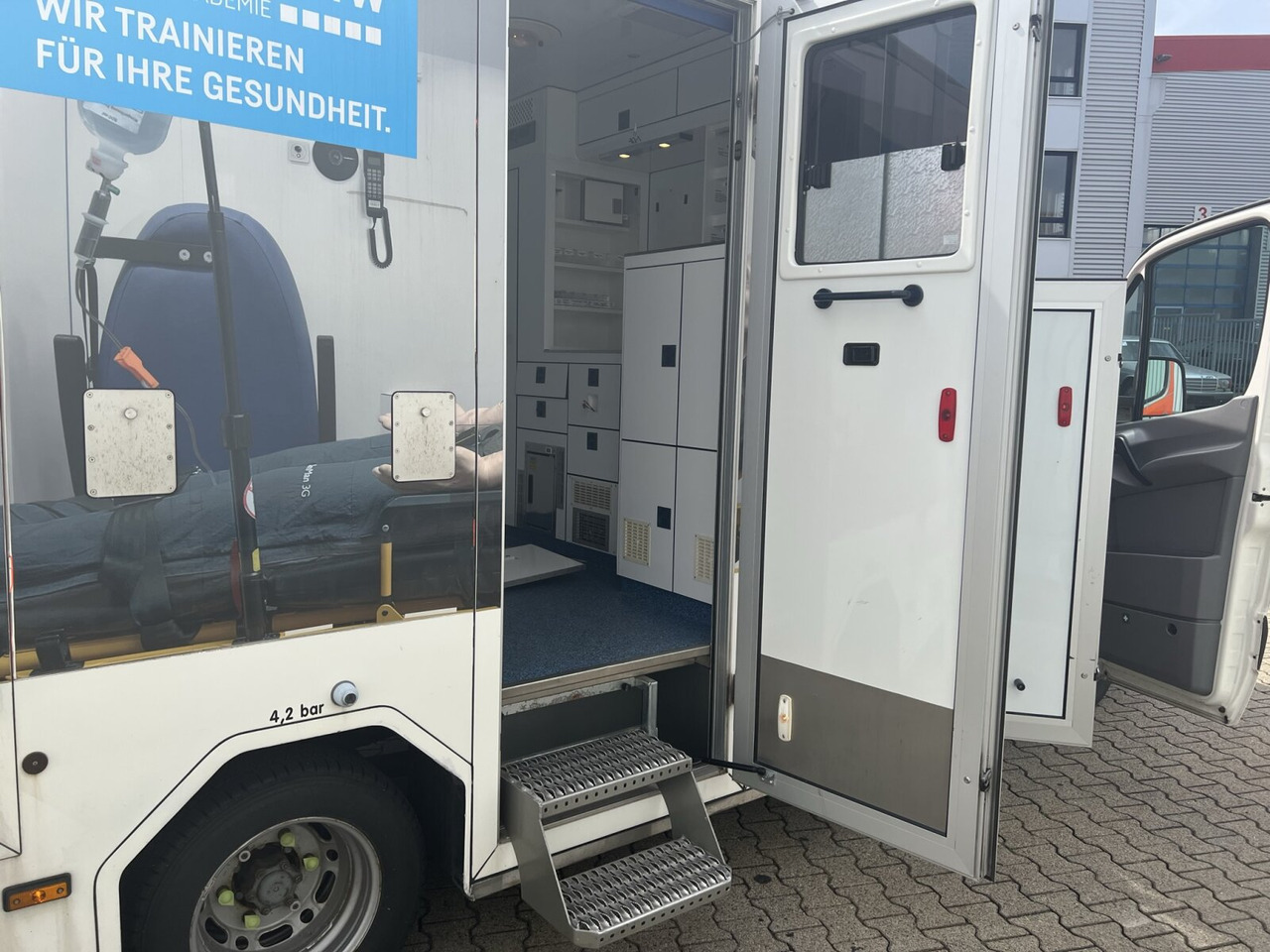 Locação de Mercedes-Benz Sprinter 516 CDI 4x2 Sprinter 516 CDI 4x2, Rettungswagen, Bi-Xenon Mercedes-Benz Sprinter 516 CDI 4x2 Sprinter 516 CDI 4x2, Rettungswagen, Bi-Xenon: foto 7