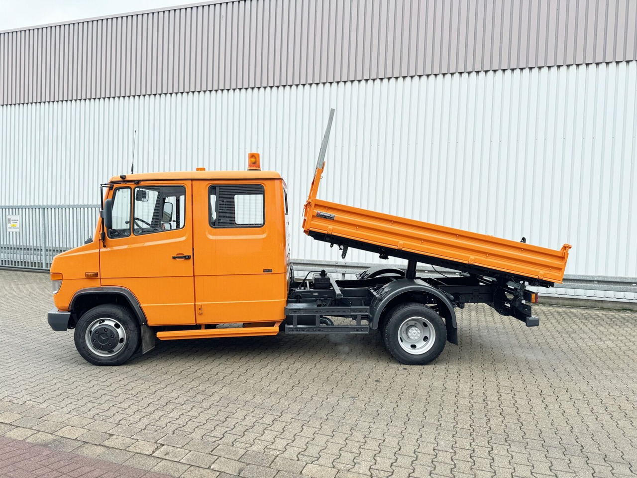 Locação de Mercedes-Benz Vario 816 D 4x2 Doka Vario 816 D 4x2 Doka, 2x AHK, Meiller Kipper, Ex-Stadtverwaltung Mercedes-Benz Vario 816 D 4x2 Doka Vario 816 D 4x2 Doka, 2x AHK, Meiller Kipper, Ex-Stadtverwaltung: foto 12