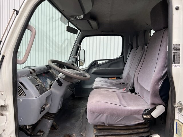 Mitsubishi Canter Fuso 7C15D 4x2 Canter Fuso 7C15D 4x2 - Caminhão basculante: foto 2 Mitsubishi Canter Fuso 7C15D 4x2 Canter Fuso 7C15D 4x2 - Caminhão basculante: foto 2