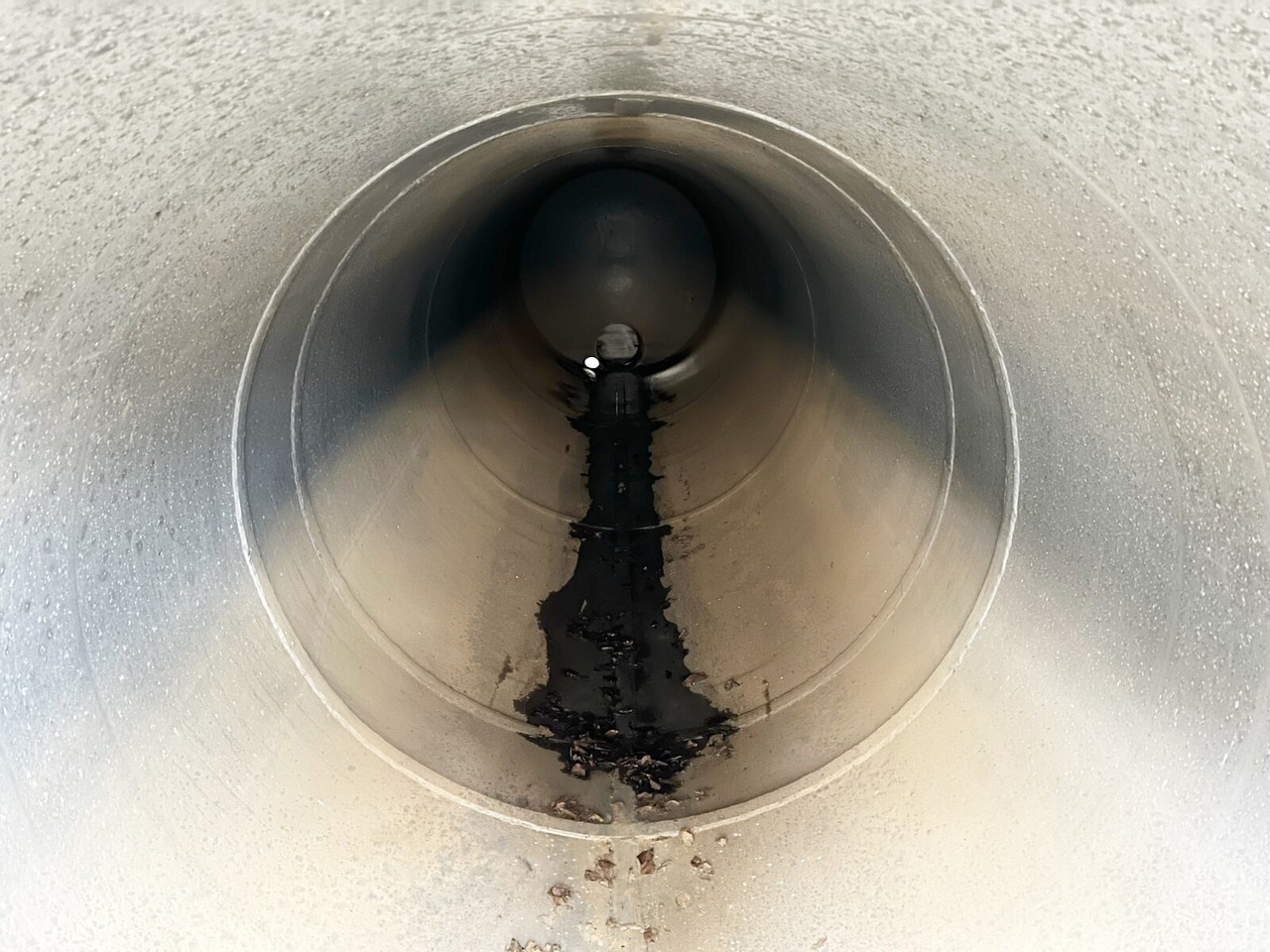 STF 35/89 TA AL Wellmeyer, STF 35/89 TA AL, ca. 25 cbm, ALU, 2xLiftachse - Semirreboque tanque: foto 5 STF 35/89 TA AL Wellmeyer, STF 35/89 TA AL, ca. 25 cbm, ALU, 2xLiftachse - Semirreboque tanque: foto 5