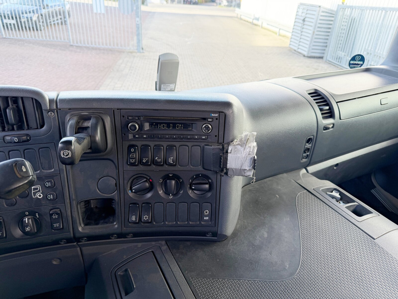 Scania P 320/400 6x2-4 P 320/400 6x2-4, Lenk-/Liftachse, Tele-Absetzanlage, Funk - Caminhão multibenne: foto 5 Scania P 320/400 6x2-4 P 320/400 6x2-4, Lenk-/Liftachse, Tele-Absetzanlage, Funk - Caminhão multibenne: foto 5