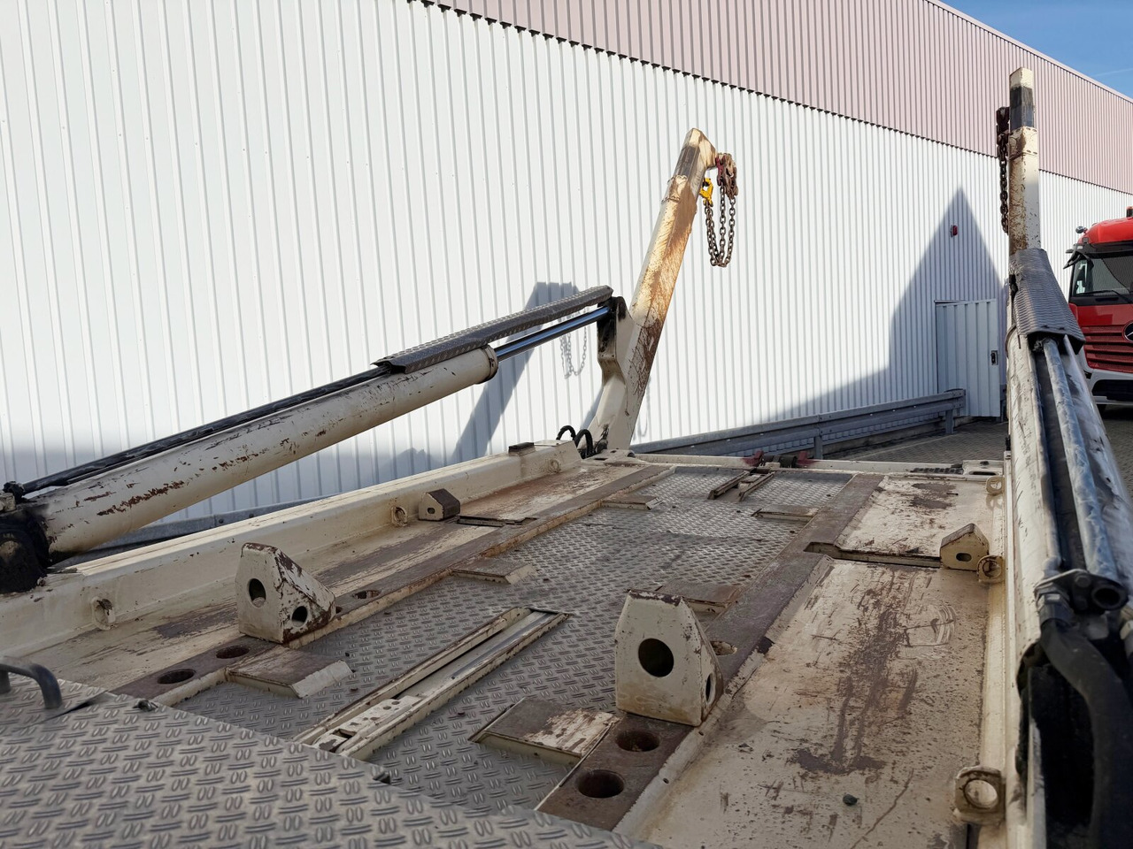 Scania P 320/400 6x2-4 P 320/400 6x2-4, Lenk-/Liftachse, Tele-Absetzanlage, Funk - Caminhão multibenne: foto 2 Scania P 320/400 6x2-4 P 320/400 6x2-4, Lenk-/Liftachse, Tele-Absetzanlage, Funk - Caminhão multibenne: foto 2