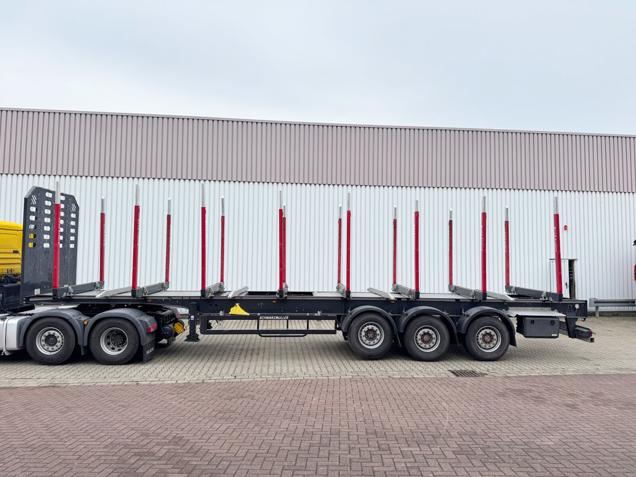 Schwarzmüller 3-Achs Holzauflieger 3-Achs Holzauflieger, Liftachse, MEHRFACH VORHANDEN! - Semi-reboque florestal: foto 4 Schwarzmüller 3-Achs Holzauflieger 3-Achs Holzauflieger, Liftachse, MEHRFACH VORHANDEN! - Semi-reboque florestal: foto 4