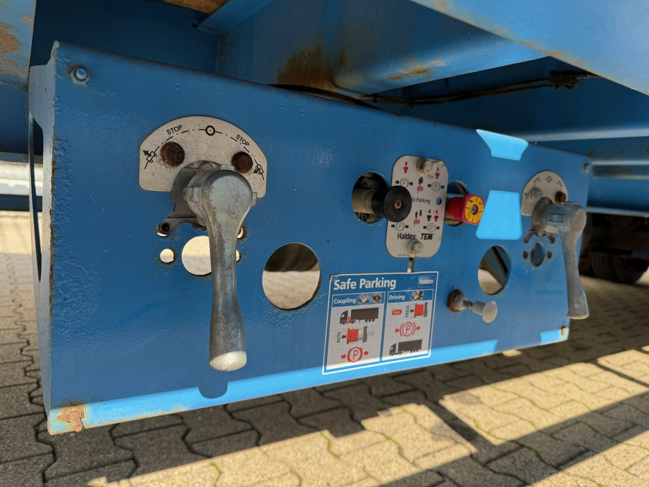 Scorpion 3-Achs Tiefladeanhänger Scorpion 3-Achs Tiefladeanhänger, Liftachse, pneumatische Auffahrrampen - Reboque baixa: foto 3 Scorpion 3-Achs Tiefladeanhänger Scorpion 3-Achs Tiefladeanhänger, Liftachse, pneumatische Auffahrrampen - Reboque baixa: foto 3