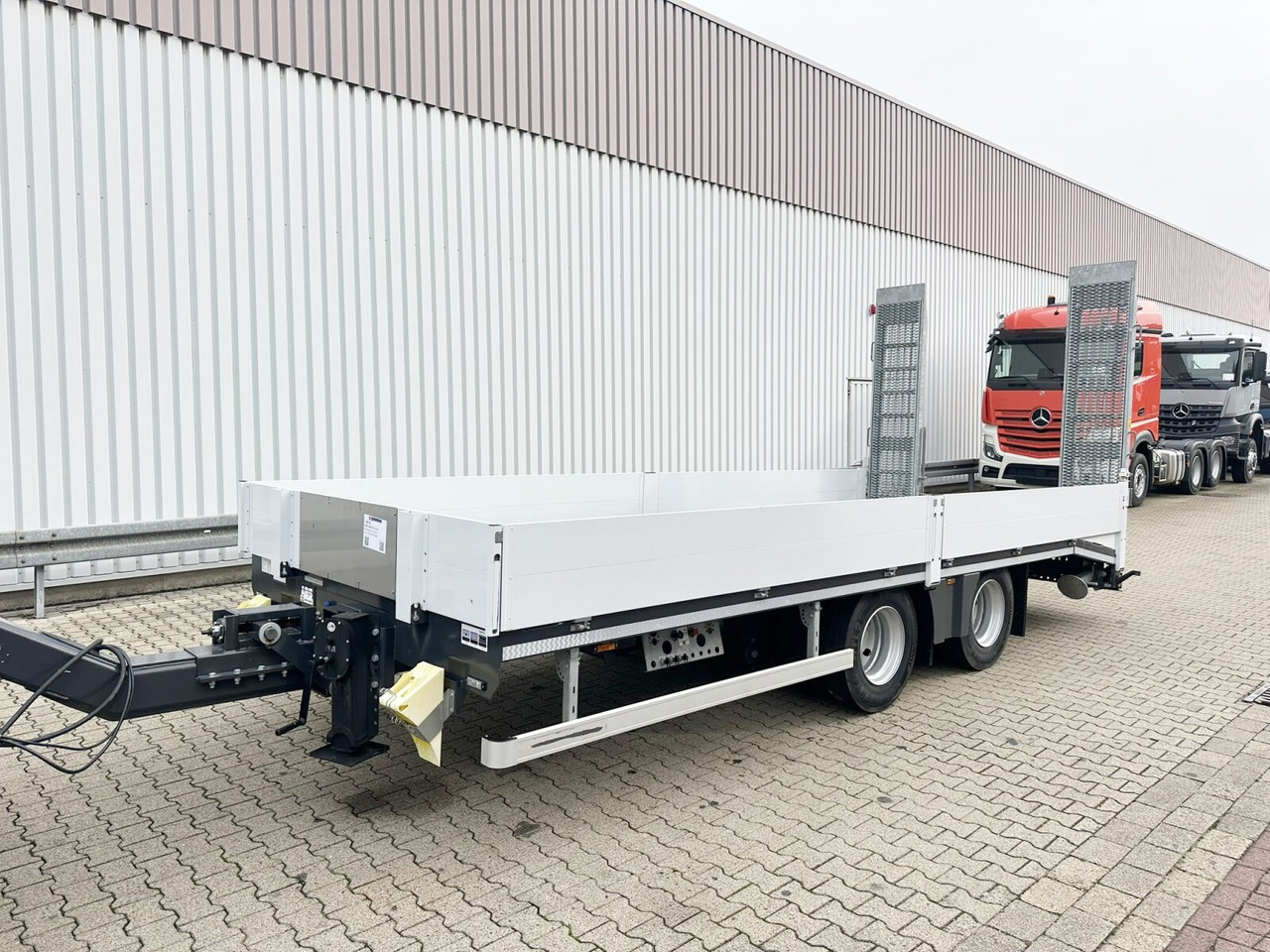 TAT-B 180 TAT-B 180, Neuwertig! - Reboque baixa: foto 1 TAT-B 180 TAT-B 180, Neuwertig! - Reboque baixa: foto 1