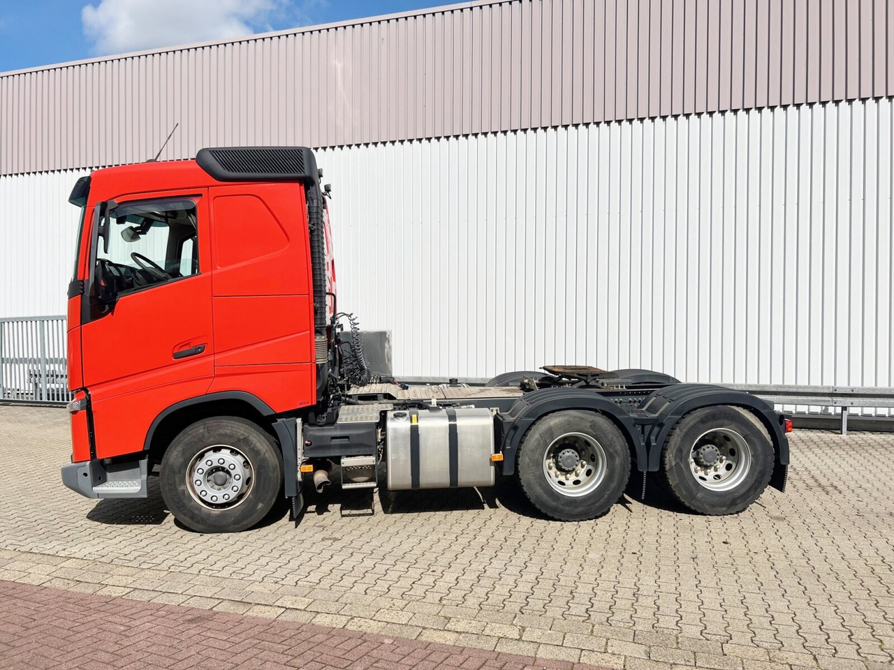 FH 460 6x4 FH 460 6x4, Retarder, Kipphydraulik, Bagger-Zapfstelle, liftbare Tandem-Antriebsachse - Tractor: foto 2 FH 460 6x4 FH 460 6x4, Retarder, Kipphydraulik, Bagger-Zapfstelle, liftbare Tandem-Antriebsachse - Tractor: foto 2