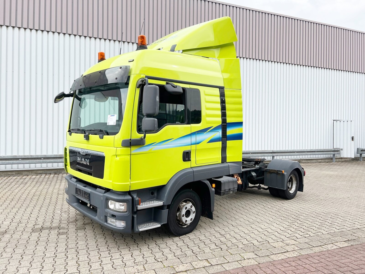 MAN TGL 8.220 4X2 BL TGL 8.220 4X2 BL - Tractor: foto 1 MAN TGL 8.220 4X2 BL TGL 8.220 4X2 BL - Tractor: foto 1