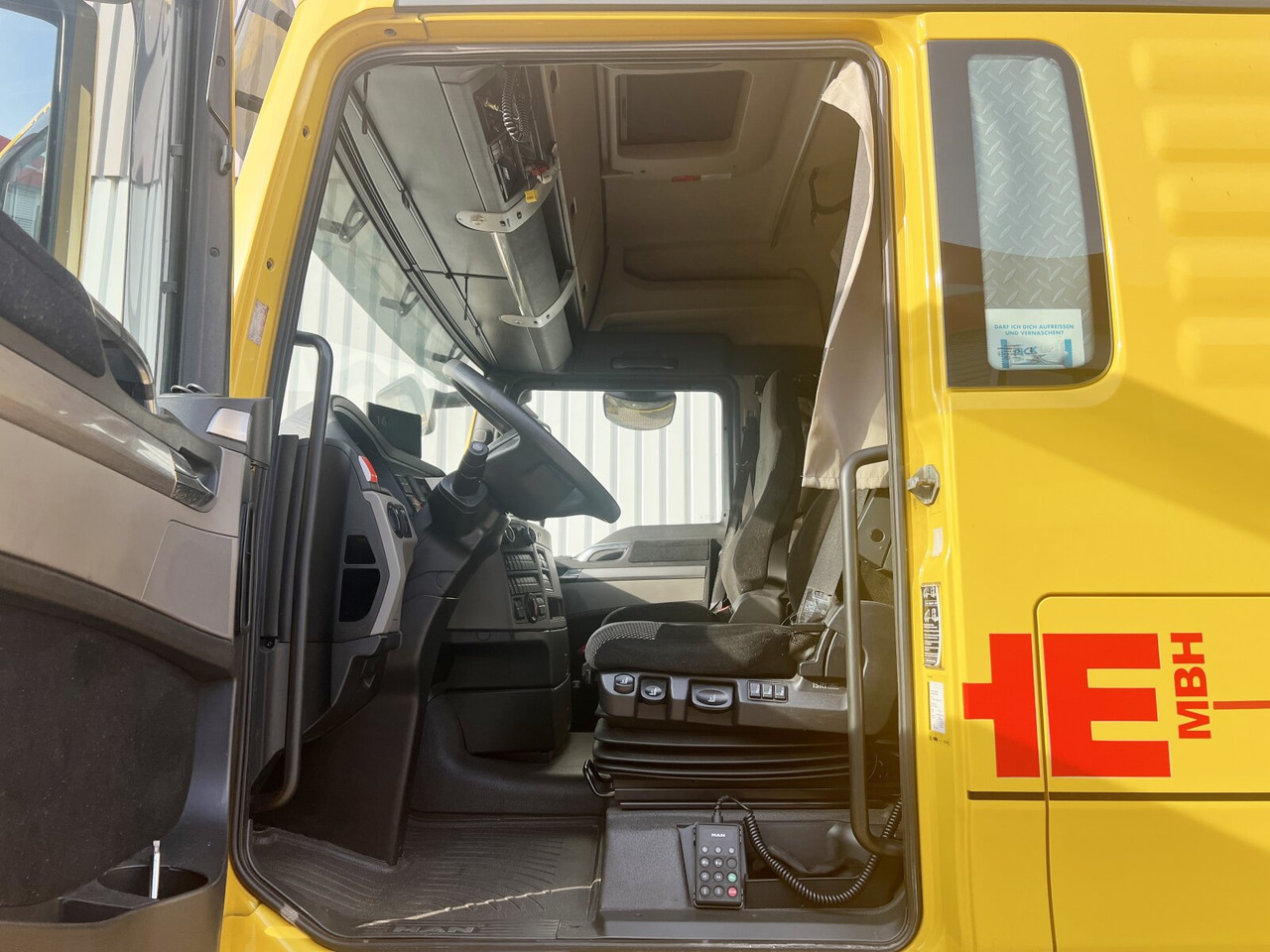 MAN TGX 18.500 4X2 LLS TGX 18.500 4X2 LLS, Retarder, Vollumer - Tractor: foto 2 MAN TGX 18.500 4X2 LLS TGX 18.500 4X2 LLS, Retarder, Vollumer - Tractor: foto 2
