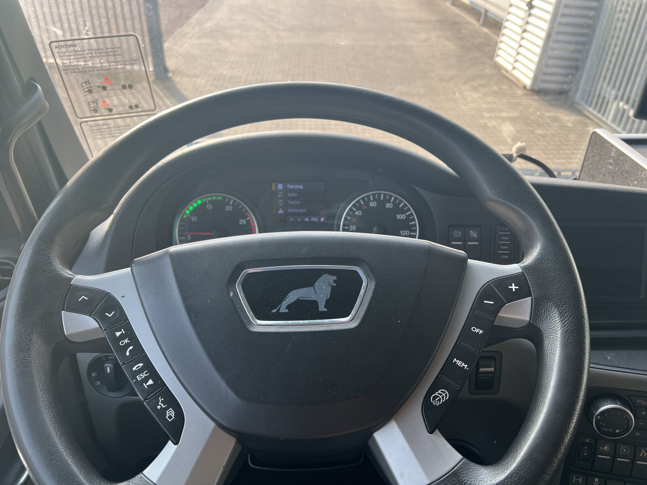 MAN TGX 18.500 4X2 LLS TGX 18.500 4X2 LLS, Retarder, Vollumer - Tractor: foto 3 MAN TGX 18.500 4X2 LLS TGX 18.500 4X2 LLS, Retarder, Vollumer - Tractor: foto 3