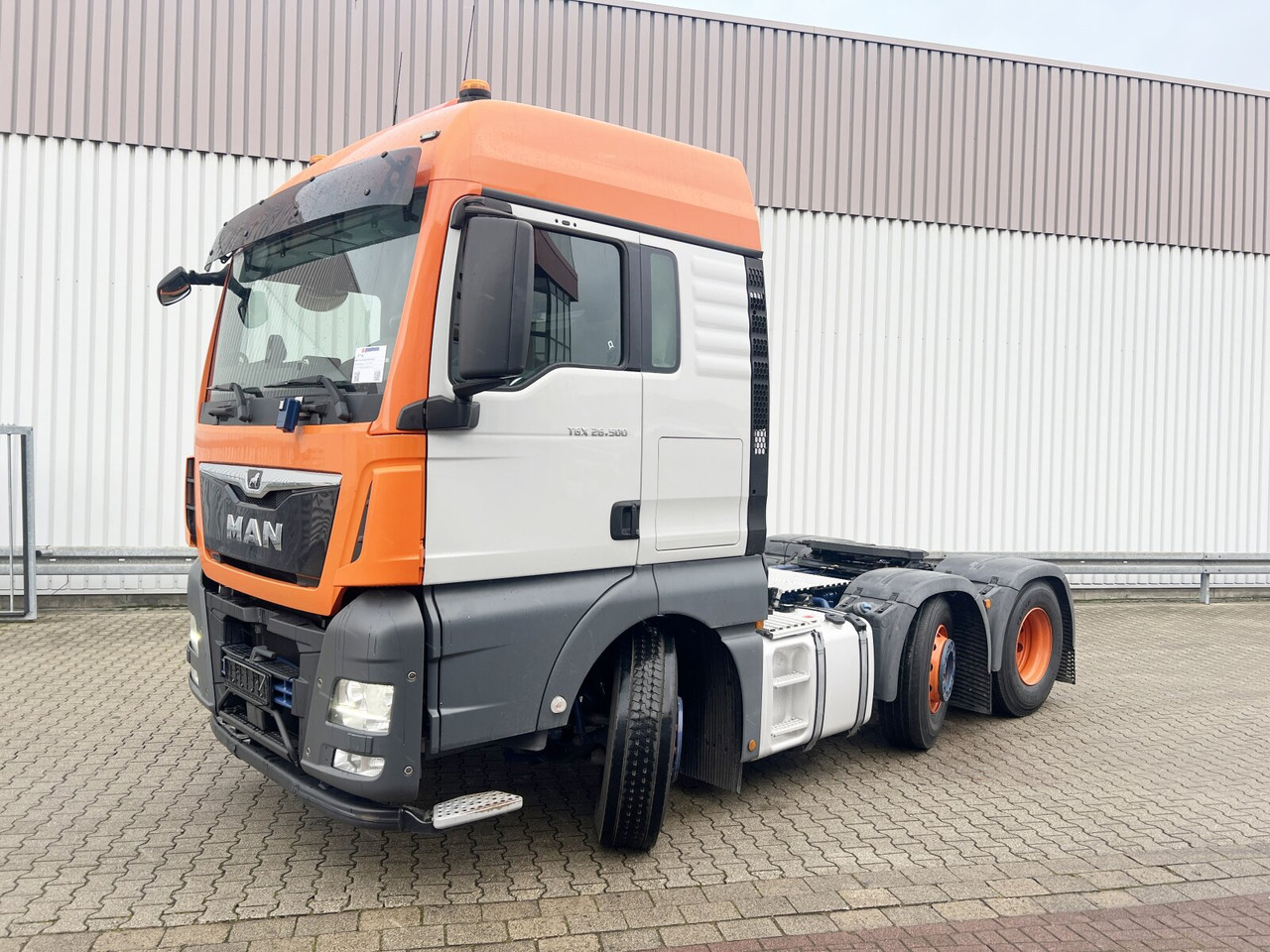 MAN TGX 26.500 6X2/4 BLS TGX 26.500 6X2/4 BLS, Intarder, Vorlauflenk-/lift, Standklima, XXL-Fahrerhaus - Tractor: foto 1 MAN TGX 26.500 6X2/4 BLS TGX 26.500 6X2/4 BLS, Intarder, Vorlauflenk-/lift, Standklima, XXL-Fahrerhaus - Tractor: foto 1