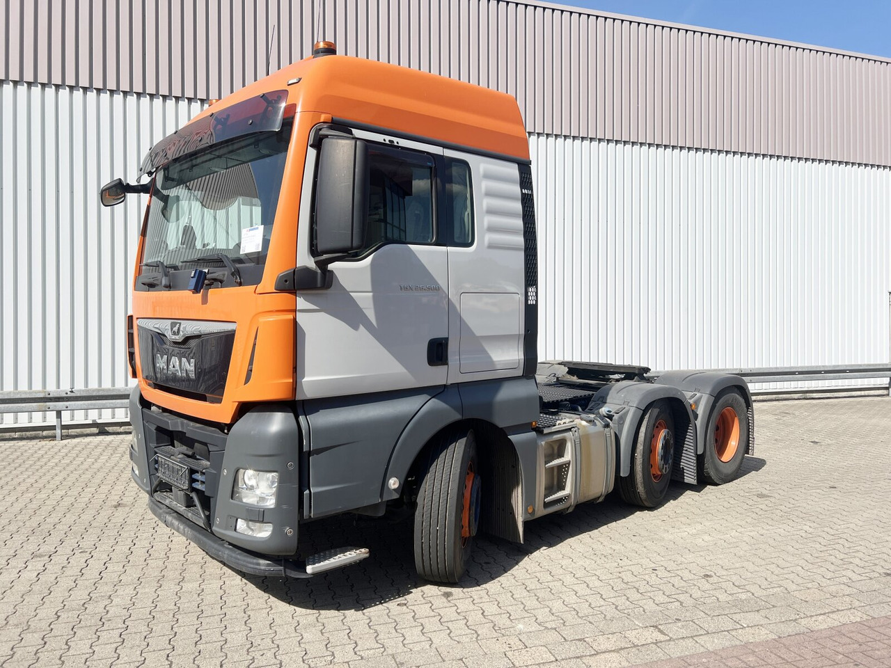 MAN TGX 26.500 6X2/4 BLS TGX 26.500 6X2/4 BLS, Intarder, Vorlauflenk-/lift, Standklima, XXL-Fahrerhaus - Tractor: foto 1 MAN TGX 26.500 6X2/4 BLS TGX 26.500 6X2/4 BLS, Intarder, Vorlauflenk-/lift, Standklima, XXL-Fahrerhaus - Tractor: foto 1
