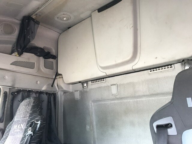 Stralis AS440S45 T/P 4x2 ONLY FOR SPAREPARTS!!! Stralis AS440S45 T/P 4x2 ActiveSpace - Tractor: foto 3 Stralis AS440S45 T/P 4x2 ONLY FOR SPAREPARTS!!! Stralis AS440S45 T/P 4x2 ActiveSpace - Tractor: foto 3