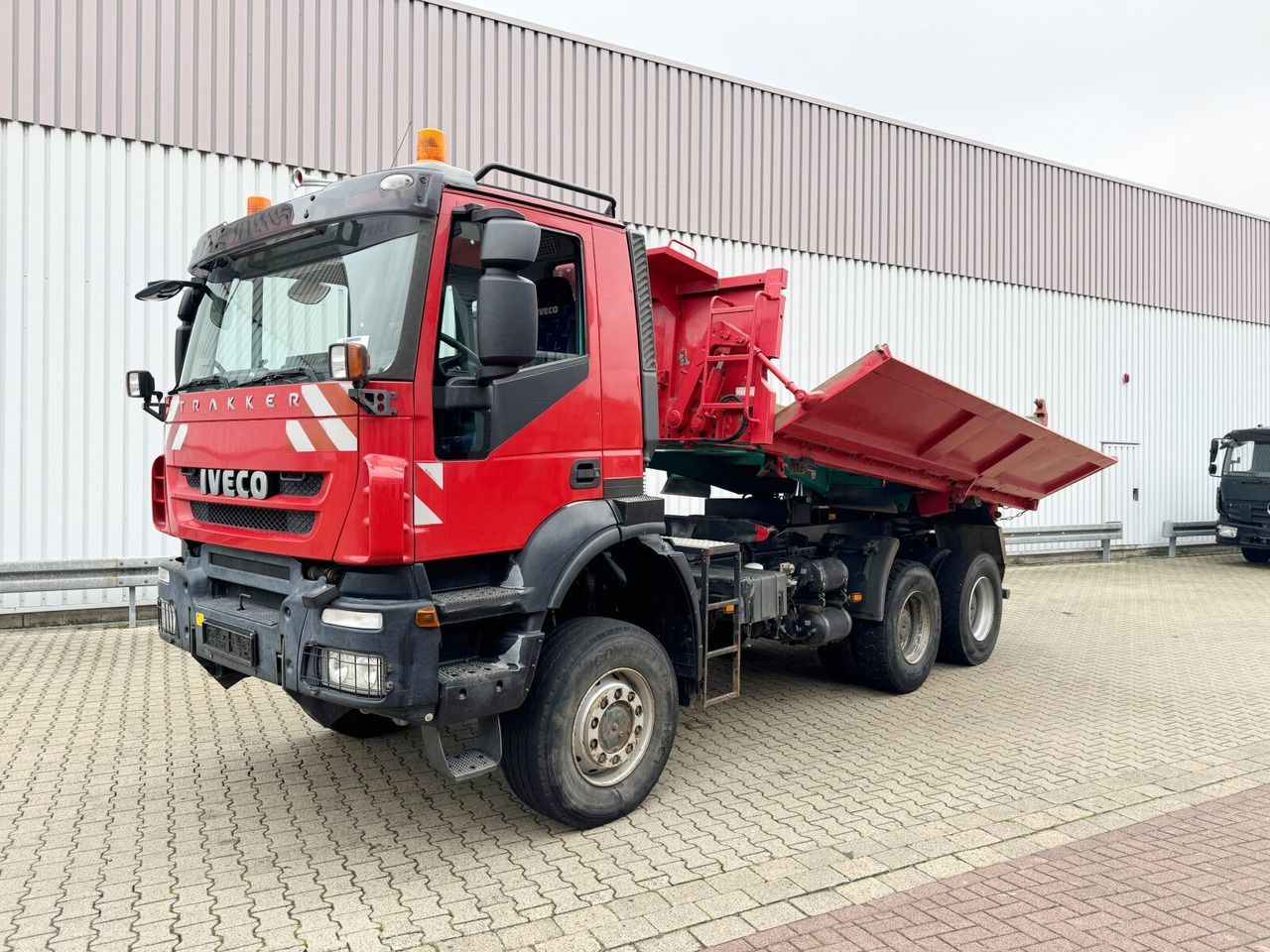 Trakker AD260T45W 6x6 Trakker AD260T45W 6x6, Bordmatik - Caminhão basculante: foto 1 Trakker AD260T45W 6x6 Trakker AD260T45W 6x6, Bordmatik - Caminhão basculante: foto 1