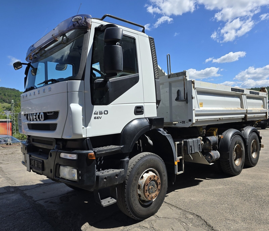 Trakker AD260T45W 6x6 Trakker AD260T45W 6x6 mit Bordmatik - Caminhão basculante: foto 1 Trakker AD260T45W 6x6 Trakker AD260T45W 6x6 mit Bordmatik - Caminhão basculante: foto 1