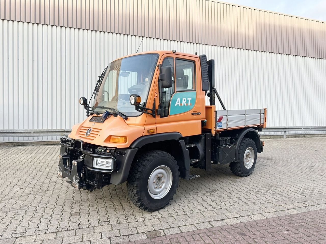 Unimog U300 405/10 4x4 U300 405/10 4x4, Kommunalhydraulik, Frontzapfwelle, Kipper - Veículo comercial: foto 1 Unimog U300 405/10 4x4 U300 405/10 4x4, Kommunalhydraulik, Frontzapfwelle, Kipper - Veículo comercial: foto 1