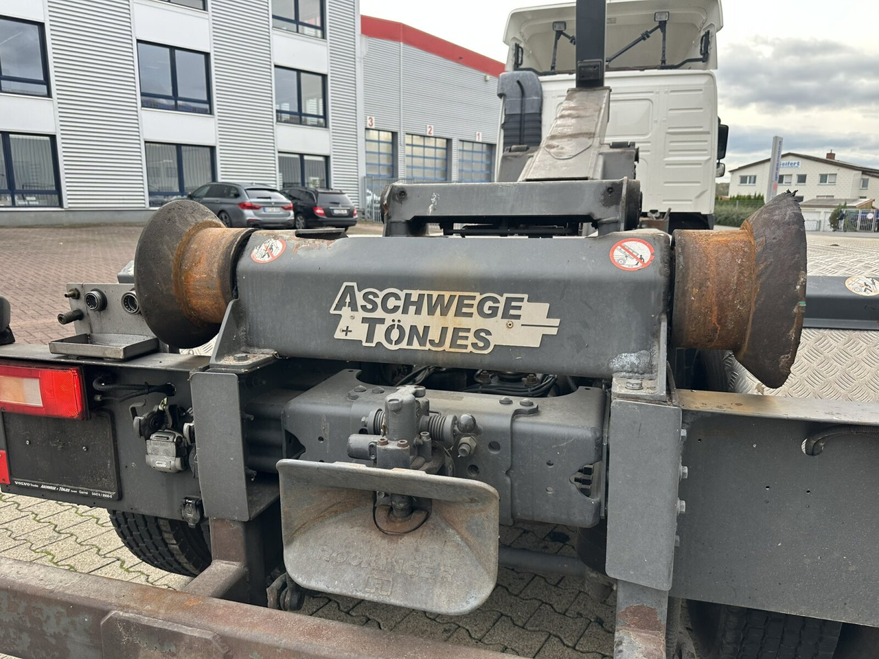 Volvo FM 400 6x4 R FM 400/6x4 R, VDL S-21-6200 4.50 bis 7.00m Container - Caminhão polibenne: foto 2 Volvo FM 400 6x4 R FM 400/6x4 R, VDL S-21-6200 4.50 bis 7.00m Container - Caminhão polibenne: foto 2