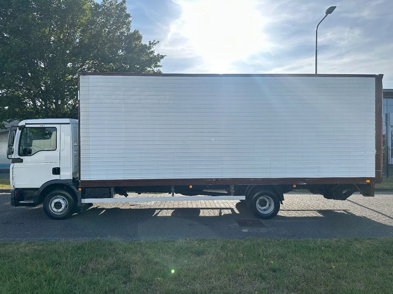 MAN TGL 12.210 MANUAL + 2000 KG LIFT + 2.60 M HIGH BIG BOX + AIRCO + SPRING / SPRING + 3 SEATS - Caminhão furgão: foto 2 MAN TGL 12.210 MANUAL + 2000 KG LIFT + 2.60 M HIGH BIG BOX + AIRCO + SPRING / SPRING + 3 SEATS - Caminhão furgão: foto 2