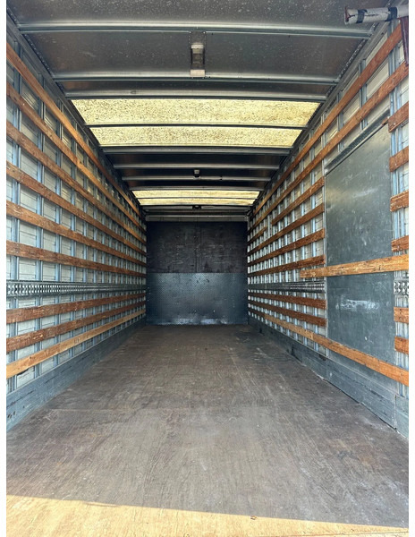 MAN TGL 12.210 MANUAL + 2000 KG LIFT + 2.60 M HIGH BIG BOX + AIRCO + SPRING / SPRING + 3 SEATS - Caminhão furgão: foto 4 MAN TGL 12.210 MANUAL + 2000 KG LIFT + 2.60 M HIGH BIG BOX + AIRCO + SPRING / SPRING + 3 SEATS - Caminhão furgão: foto 4