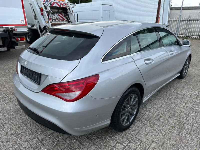 Mercedes-Benz CLA-Klasse 200 D - SHOOTING BRAKE + SUNROOF + NAVI - Automóvel: foto 5 Mercedes-Benz CLA-Klasse 200 D - SHOOTING BRAKE + SUNROOF + NAVI - Automóvel: foto 5