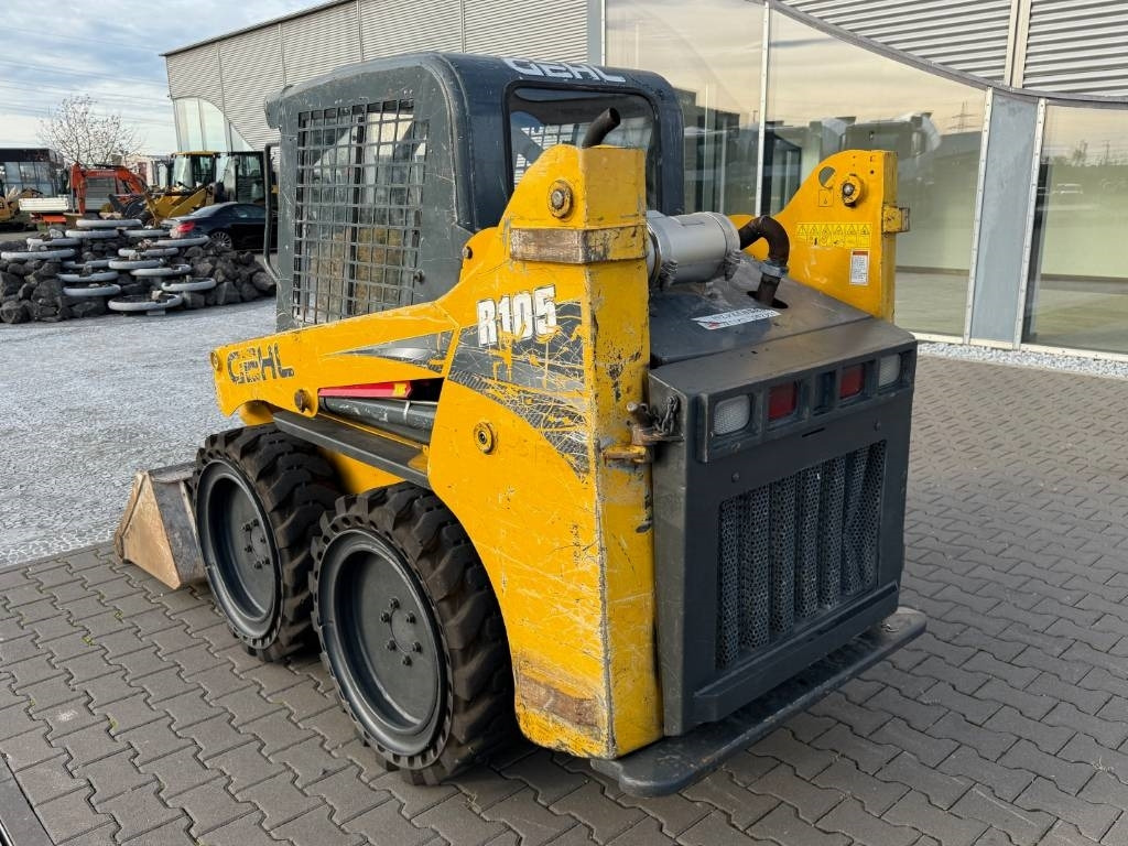 Gehl R 105 - Mini carregadeira: foto 3 Gehl R 105 - Mini carregadeira: foto 3