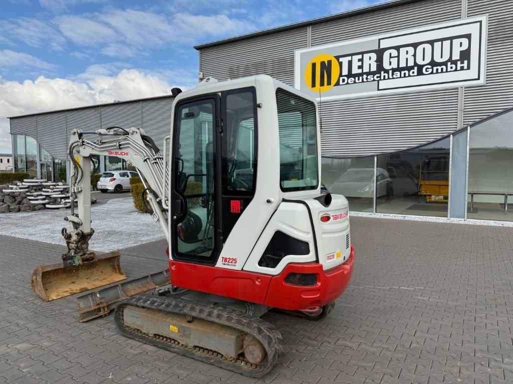 Takeuchi TB 225 V3 - Mini escavadeira: foto 2 Takeuchi TB 225 V3 - Mini escavadeira: foto 2