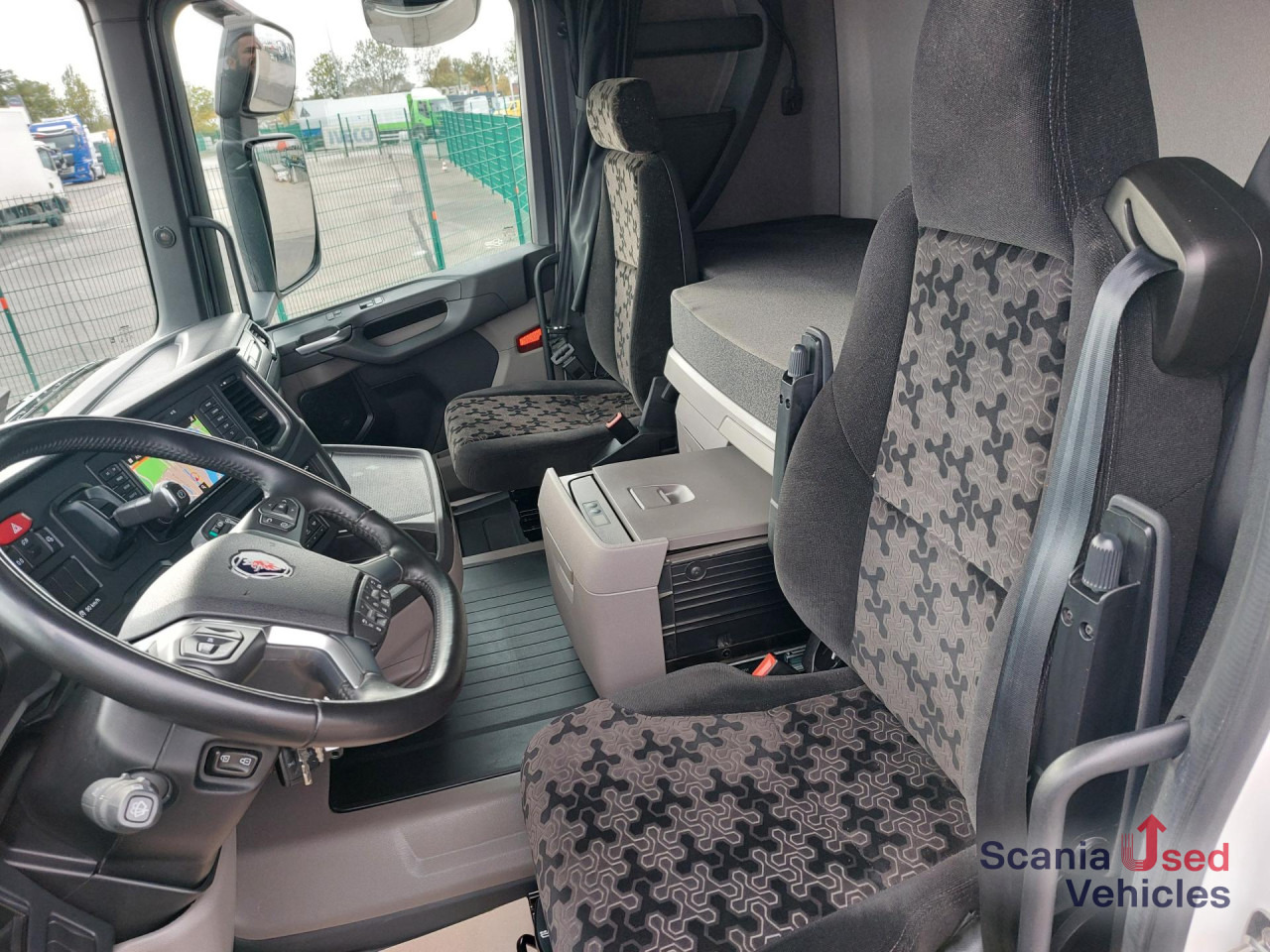 SCANIA R 460 A4x2NA,SUPER, 2 Kreis Hydraulik, NAVI, Stand - Tractor: foto 4 SCANIA R 460 A4x2NA,SUPER, 2 Kreis Hydraulik, NAVI, Stand - Tractor: foto 4