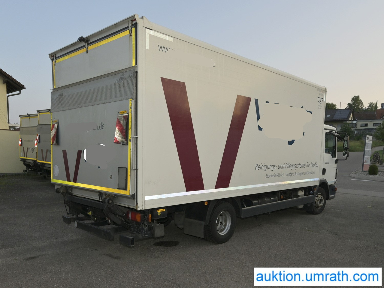 MAN TGL 12.250 4x2 L/BL Koffer Ladebordwand Klimaautomatik NAVI Luftfederung Automatikgetriebe EURO 6 - Caminhão furgão: foto 5 MAN TGL 12.250 4x2 L/BL Koffer Ladebordwand Klimaautomatik NAVI Luftfederung Automatikgetriebe EURO 6 - Caminhão furgão: foto 5