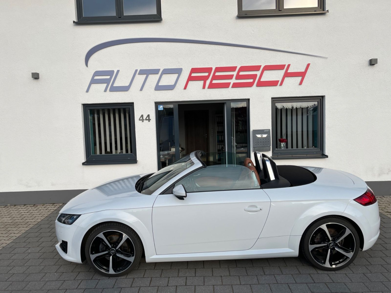 Audi TT Roadster 2.0 TFSI quattro - Automóvel: foto 5 Audi TT Roadster 2.0 TFSI quattro - Automóvel: foto 5