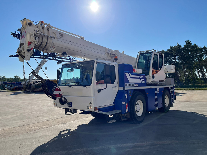 Liebherr LTM 1030-2.1 - Guindaste móvel: foto 1 Liebherr LTM 1030-2.1 - Guindaste móvel: foto 1