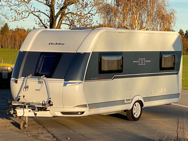 Hobby 495 UL, Einzellbetten, Mover, Vorzelt, - Caravana: foto 1 Hobby 495 UL, Einzellbetten, Mover, Vorzelt, - Caravana: foto 1