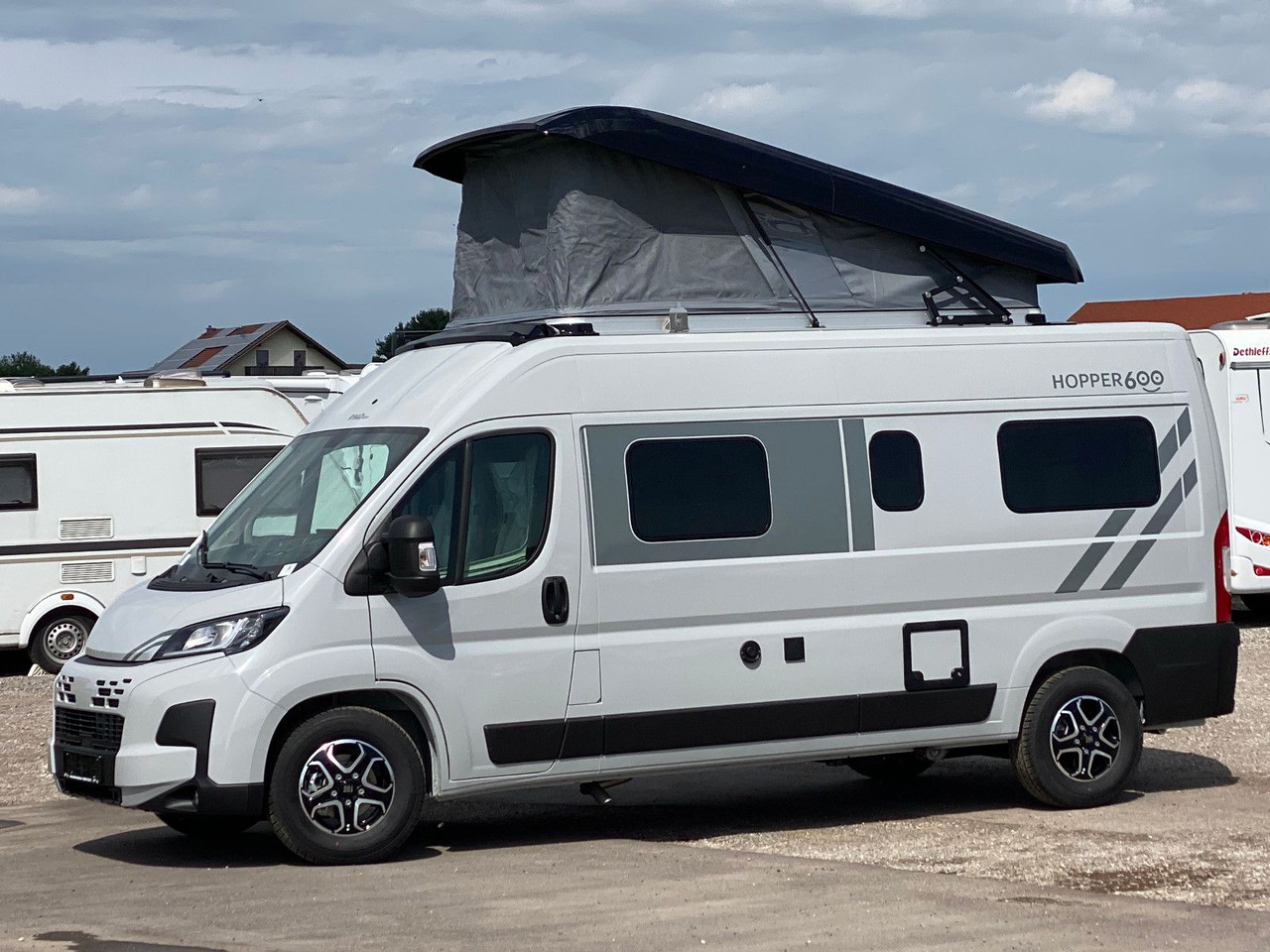 LMC INNOVAN 600 ,Aufstelldach,Automatik,25 Modell - Campervan: foto 3 LMC INNOVAN 600 ,Aufstelldach,Automatik,25 Modell - Campervan: foto 3